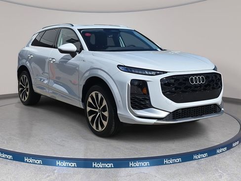 New 2026 Audi Q3 quattro 2.0T image 3