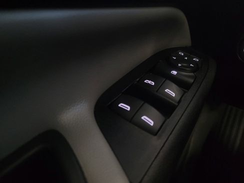Used 2018 Chevrolet Equinox LS FWD image 27