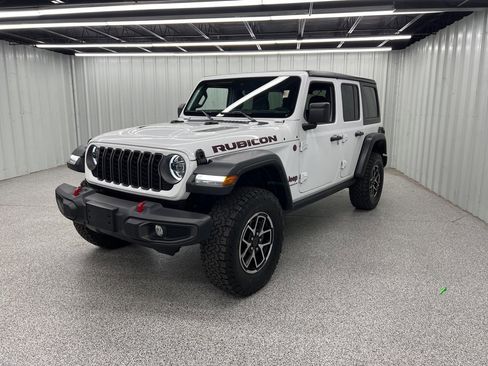 Used 2024 Jeep Wrangler Unlimited Rubicon image 3