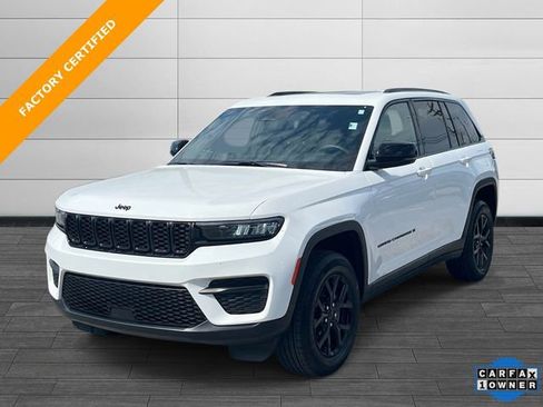 Certified 2024 Jeep Grand Cherokee Altitude AWD/4WD image 7