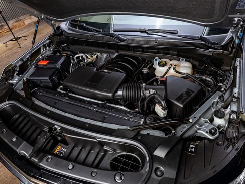 Used 2024 Chevrolet Suburban High Country w/ Advanced Technology Package AWD/4WD image 43