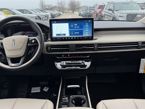 New 2026 Lincoln Corsair Premiere image 18