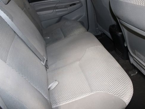 Used 2014 Toyota Tacoma Base image 26