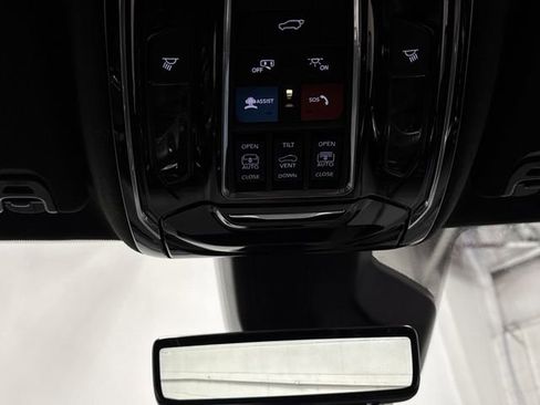 Used 2022 Jeep Grand Wagoneer Series II image 32