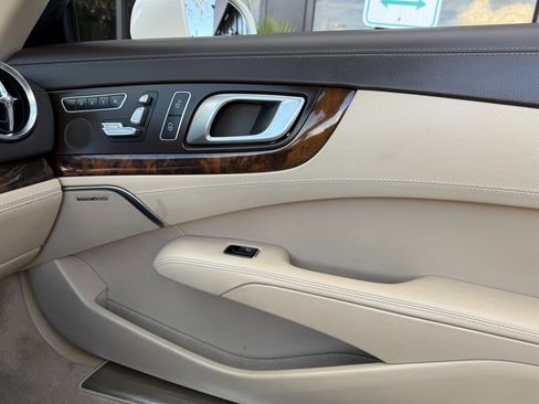 Used 2015 Mercedes-Benz SL 550 w/ Driver Assistance Package image 34