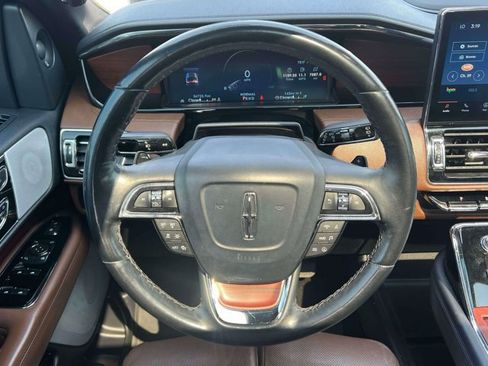 Used 2023 Lincoln Navigator Reserve AWD/4WD image 16
