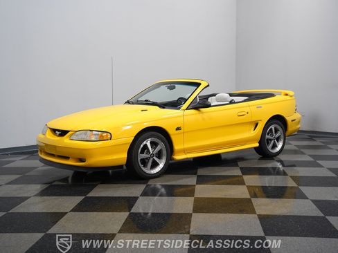 Used 1995 Ford Mustang GT RWD image 6