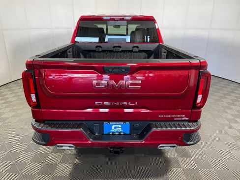 Used 2023 GMC Sierra 1500 Denali w/ Technology Package AWD/4WD image 7
