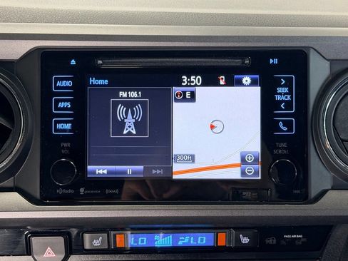 Used 2018 Toyota Tacoma TRD Sport AWD/4WD image 10