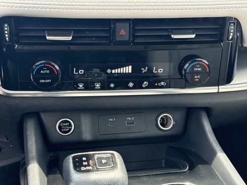 Certified 2023 Nissan Rogue SV FWD image 24