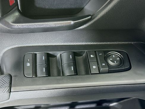 Used 2025 Toyota Tacoma SR image 14