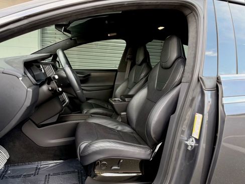 Used 2016 Tesla Model X 90D image 19