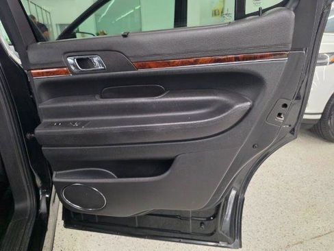 Used 2015 Lincoln MKT AWD image 30