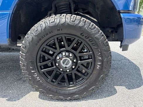Used 2022 Ford F250 Lariat w/ Black Appearance Package AWD/4WD image 31