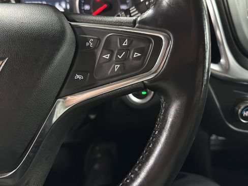 Used 2021 Chevrolet Equinox LT image 22