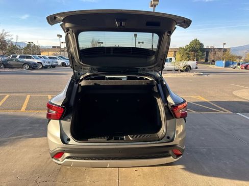New 2026 Chevrolet Trax LT w/ Driver Confidence Package FWD image 39