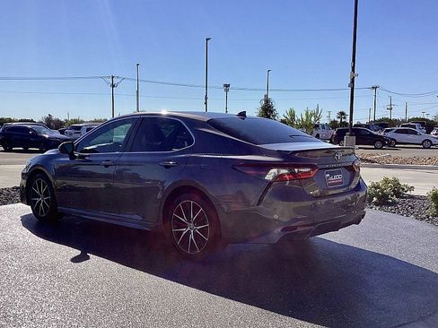 Used 2023 Toyota Camry SE image 8