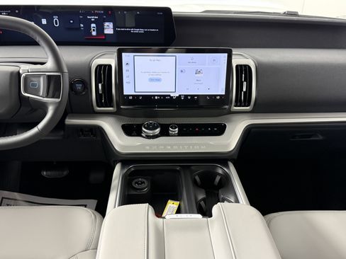 New 2026 Ford Expedition Active image 12