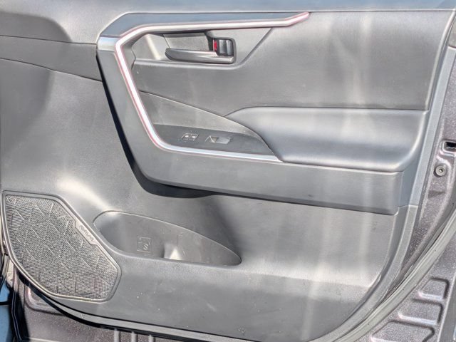 Used 2024 Toyota RAV4 LE FWD image 13