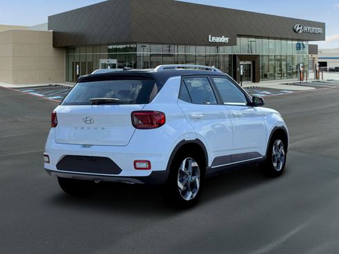 New 2026 Hyundai Venue SEL FWD image 7