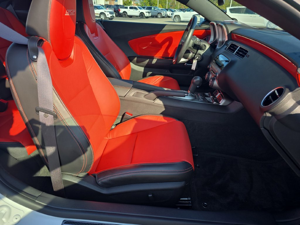 Used 2010 Chevrolet Camaro SS w/ RS Package RWD image 16
