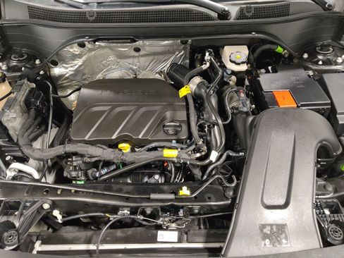 Used 2025 Chevrolet Trax RS w/ Driver Confidence Package FWD image 30