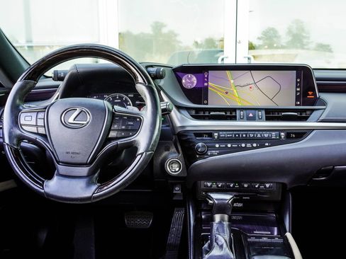 Used 2020 Lexus ES 350 Ultra Luxury w/ Accessory Package 2 FWD image 16