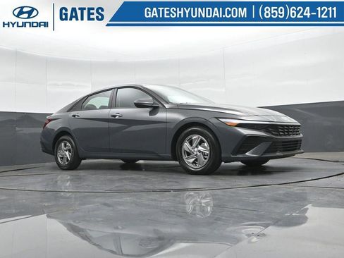 New 2026 Hyundai Elantra SE FWD image 36