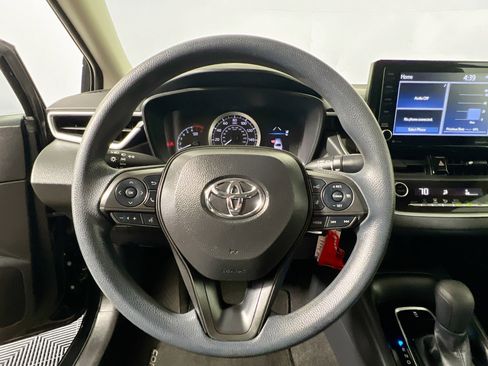Used 2022 Toyota Corolla LE image 17