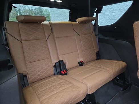 Certified 2021 Cadillac Escalade Premium Luxury AWD/4WD image 27