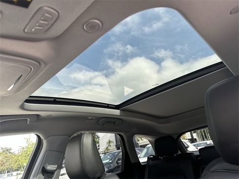 Used 2022 Lincoln Corsair Reserve w/ Luxury Package image 16