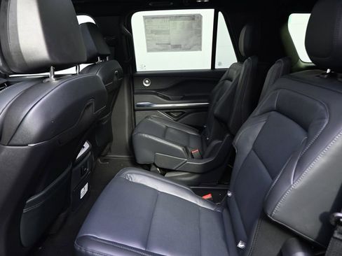 New 2026 Lincoln Navigator Reserve AWD/4WD image 21