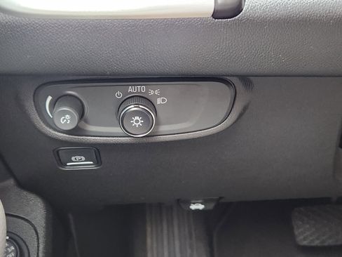 Certified 2022 GMC Terrain SLE w/ Driver Convenience Package image 22