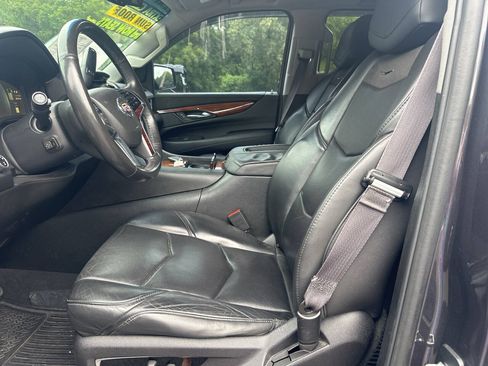 Used 2015 Cadillac Escalade ESV Luxury AWD/4WD image 18