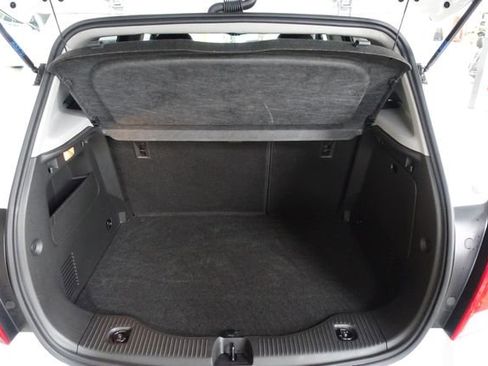 Used 2022 Chevrolet Trax LT w/ Premium Seat Package image 20