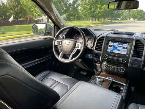Used 2018 Ford Expedition Max Platinum AWD/4WD image 23