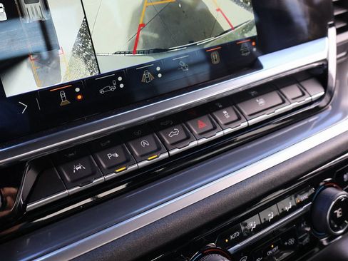 Certified 2025 Chevrolet Silverado 1500 High Country w/ Technology Package image 31