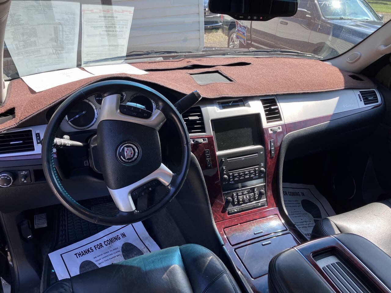 Used 2010 Cadillac Escalade ESV Premium RWD image 10