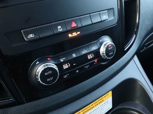 Used 2022 Mercedes-Benz Metris Passenger image 58