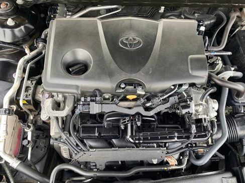 Used 2023 Toyota Camry SE image 19