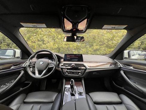 Used 2020 BMW 530i RWD image 28