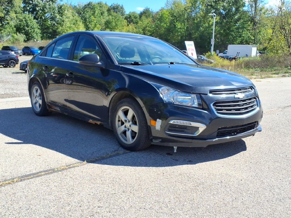 Used 2016 Chevrolet Cruze LT FWD image 3