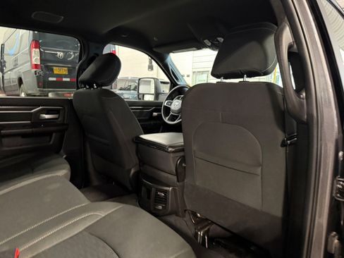Used 2025 RAM 2500 Big Horn AWD/4WD image 14