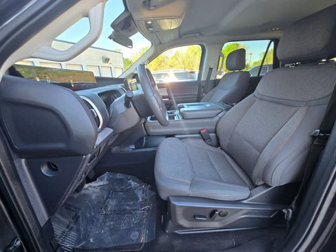 Used 2025 Ford Expedition Active RWD image 13