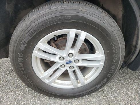 Used 2022 Ford Explorer XLT AWD/4WD image 16
