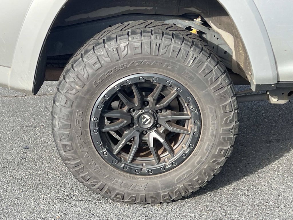 Used 2018 Toyota 4Runner TRD Off-Road Premium AWD/4WD image 9