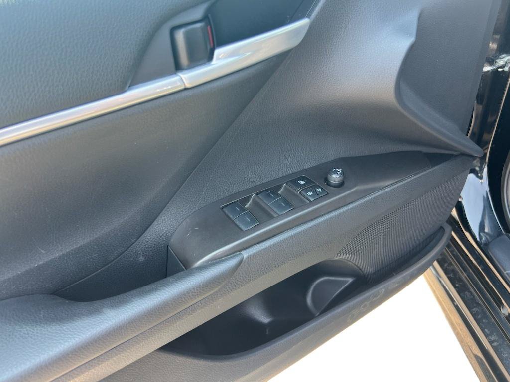Used 2024 Toyota Camry SE FWD image 5