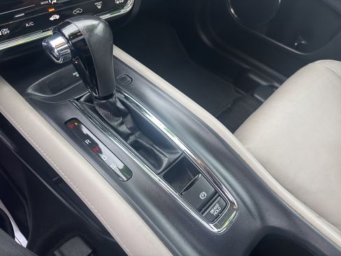 Used 2018 Honda HR-V EX-L image 14