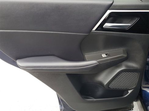 Used 2023 Mitsubishi Outlander SE image 9