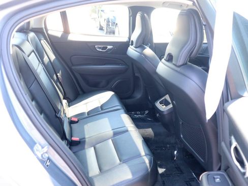 Used 2019 Volvo S60 T5 Momentum w/ Multimedia Package FWD image 12